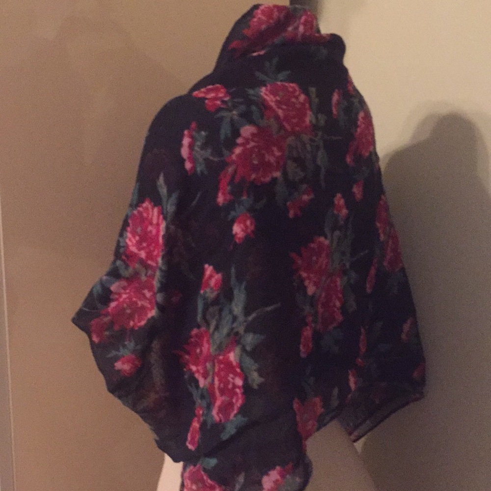 MUTLI-FUNCTIONAL FLORAL SCARF/WRAP🛍 - Picture 7 of 14